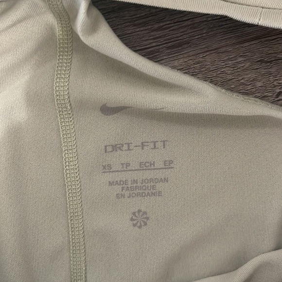 Nike Racer Tank - Picture 2 of 2